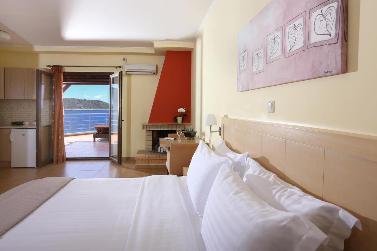 Faros Luxury Suites Маратополис Экстерьер фото
